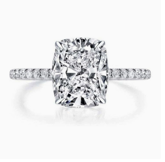 💎 Elegant Sparkle Ring — Made to Celebrate Love