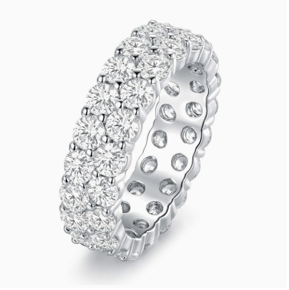 💎 Elegant Sparkle Ring — Made to Celebrate Love