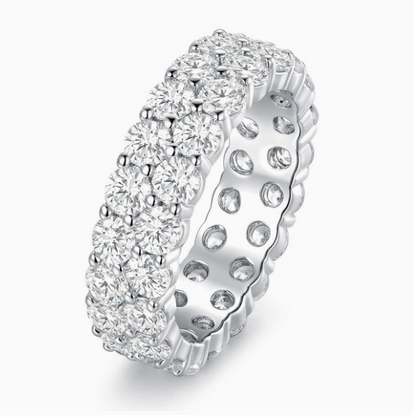 💎 Elegant Sparkle Ring — Made to Celebrate Love