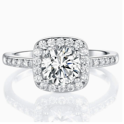 💎 Elegant Sparkle Ring — Made to Celebrate Love