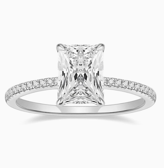 💎 Elegant Sparkle Ring — Made to Celebrate Love