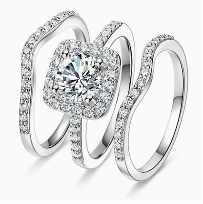 💎 Elegant Sparkle Ring — Made to Celebrate Love