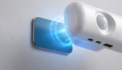 Detachable magnetic wall light