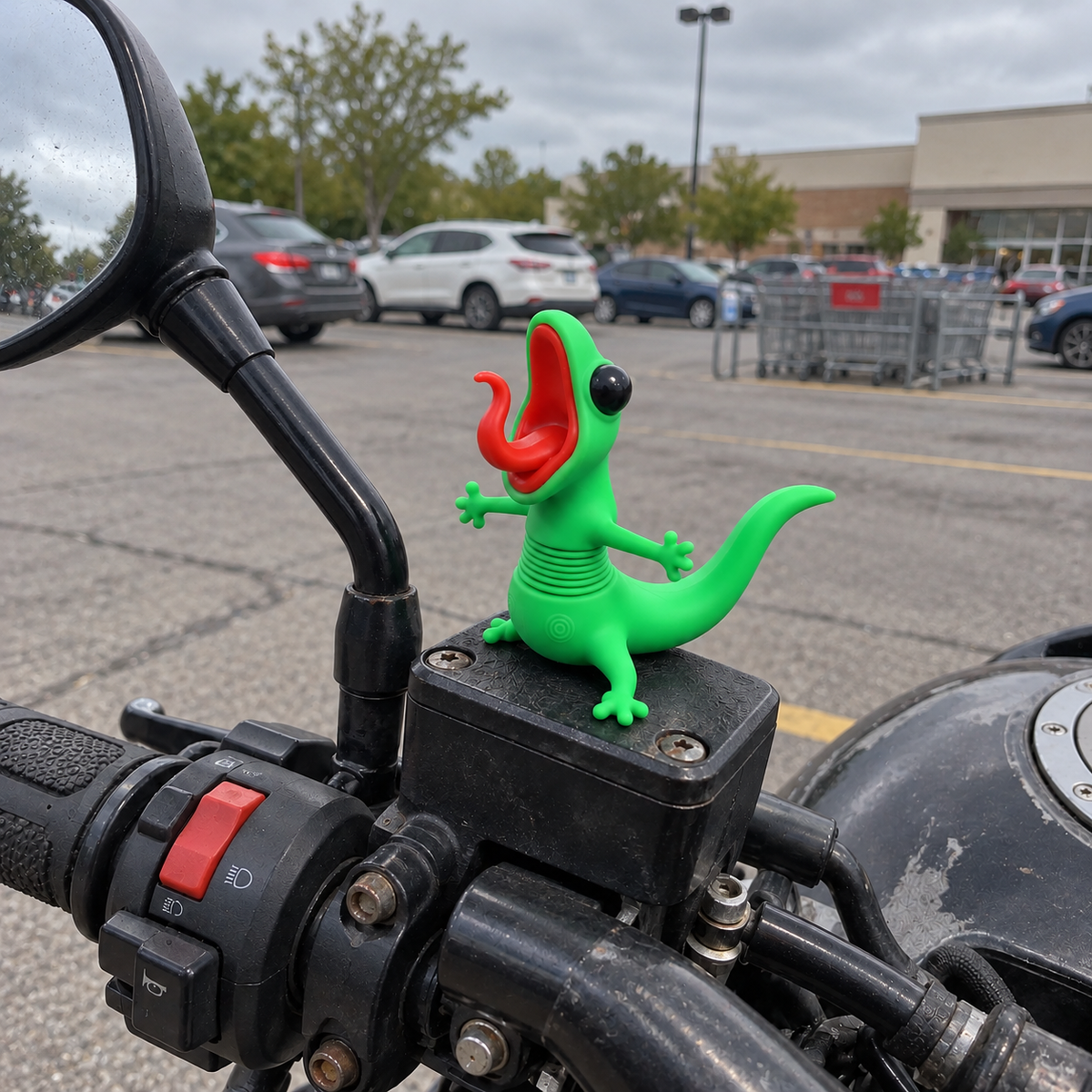 🦎🏍️ Roadside Lizard Buddy – Car & Motorcycle Decor