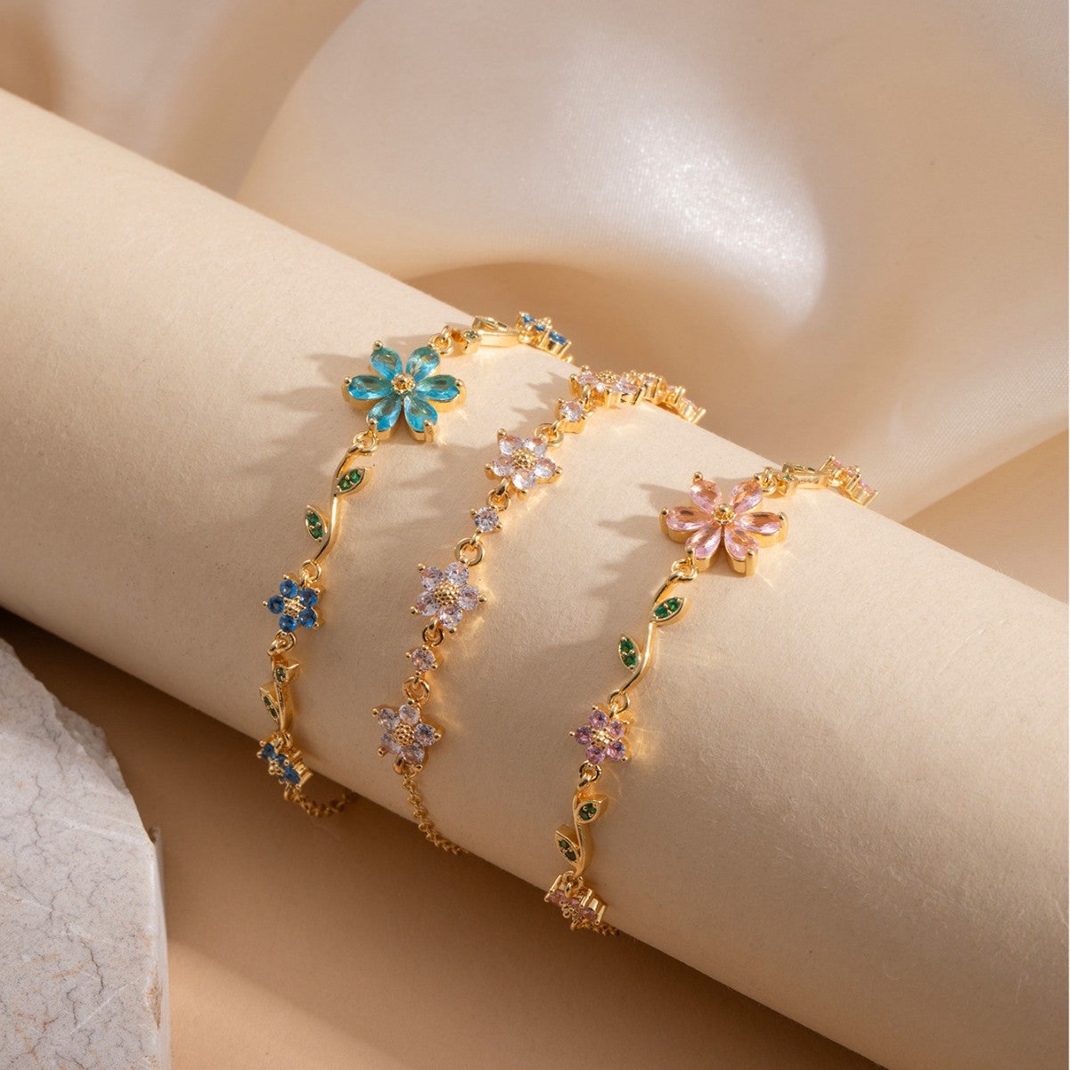 🩵🍃🌸Blooming Sakura Crystal Flower Bracelet – Elegant Floral Jewelry for Women